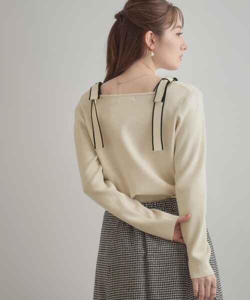 couture brooch（クチュールブローチ）の「【着映え・フェミニン・高見え】配色リボン総針ニットトップス（ニット/セーター・レディース・ブラウン系その他/ブラック/アイボリー・38/36/42）」の9枚目の写真