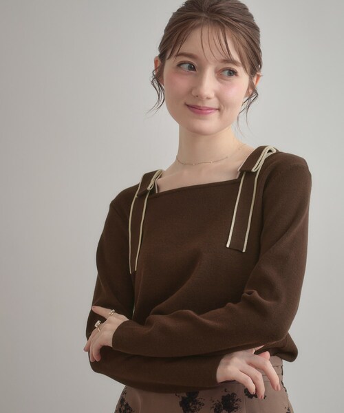 couture brooch(クチュールブローチ)の「【着映え・フェミニン・高見え】配色リボン総針ニットトップス(ニット/セーター・レディース・ブラウン系その他/ブラック/アイボリー・38/36/42)」の18枚目の写真