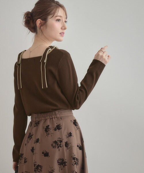 couture brooch(クチュールブローチ)の「【着映え・フェミニン・高見え】配色リボン総針ニットトップス(ニット/セーター・レディース・ブラウン系その他/ブラック/アイボリー・38/36/42)」の16枚目の写真