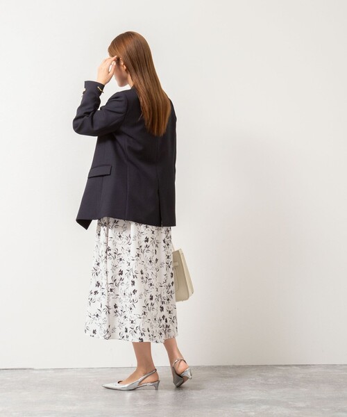 NOLLEY’S Sophi（ノーリーズソフィ）の「ウォッシャブルジョーゼットVネックギャザーワンピース（ワンピース・レディース・ホワイト系その他2/ネイビー・36/38）」の14枚目の写真
