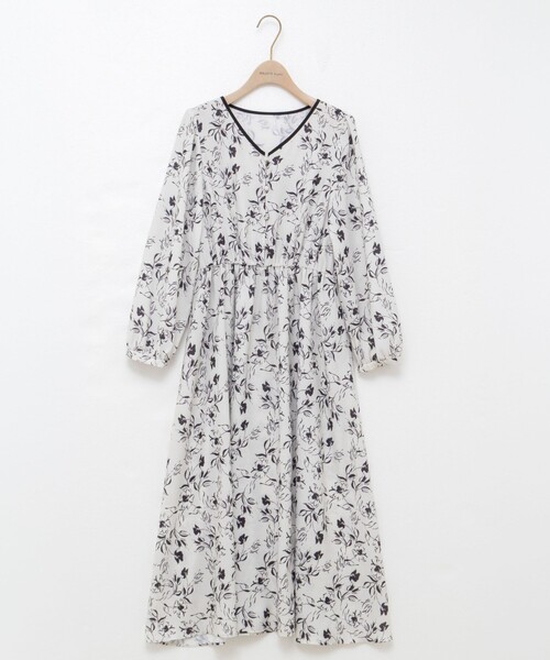 NOLLEY’S Sophi（ノーリーズソフィ）の「ウォッシャブルジョーゼットVネックギャザーワンピース（ワンピース・レディース・ホワイト系その他2/ネイビー・36/38）」の21枚目の写真