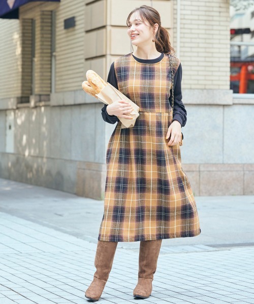 SMILE LAND（スマイルランド）の「＜大きいサイズ＞起毛チェックフレンチスリーブジャンパースカート（ジャンパースカート・レディース・イエロー系/ブラック系/ネイビー系・L/LL/3L/4L/5L）」の4枚目の写真