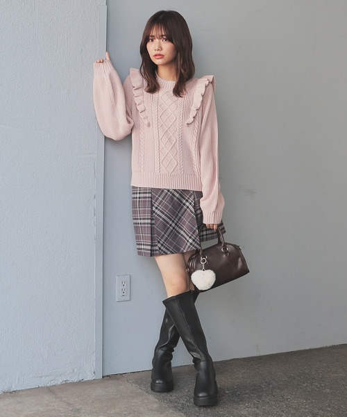 Honeys(ハニーズ)の「フリル使いトップス(ニット/セーター・レディース・ベージュ/ピンク/杢グレー/アイボリー・L/S/M)」の8枚目の写真