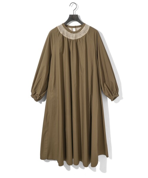 MIDIUMISOLID（ミディウミソリッド）の「MIDIUMISOLID for Ladies ボリュームワンピース（ワンピース・レディース・ベージュ/カーキ/ブラック・FREE）」の4枚目の写真