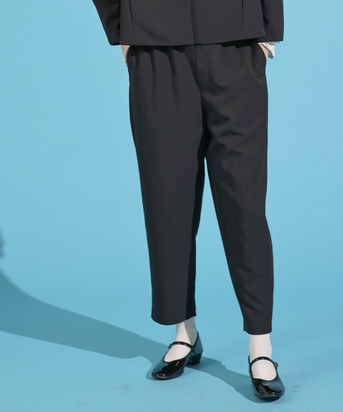 Kelen(ケレン)の「「KELEN / ケレン」テーパードトラウザー(その他パンツ・レディース・ブラック/サックスブルー/オフホワイト/ベージュ・S/M)」の1枚目の写真