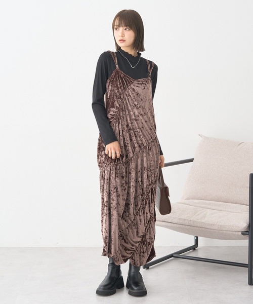 earth music&ecology(アースミュージックアンドエコロジー)の「クラッシュベロアシャーリングワンピース(ワンピース・レディース・ホワイト系その他2/ブラウン・FREE)」の8枚目の写真