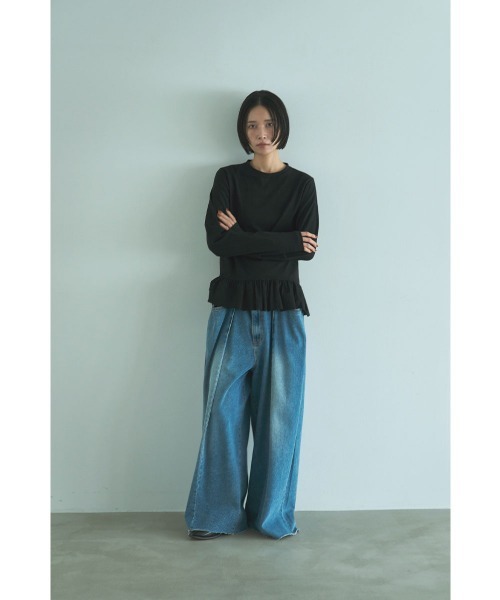 marjour（マージュール）の「HEM FRILL TEE（Tシャツ/カットソー・レディース・オフホワイト/ブラック・M）」の4枚目の写真