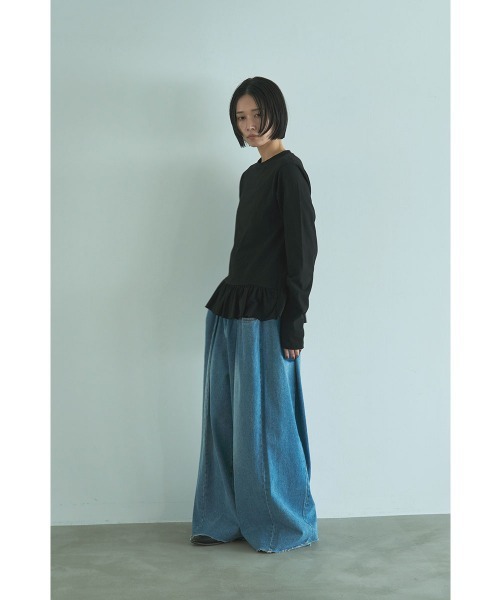 marjour（マージュール）の「HEM FRILL TEE（Tシャツ/カットソー・レディース・オフホワイト/ブラック・M）」の6枚目の写真