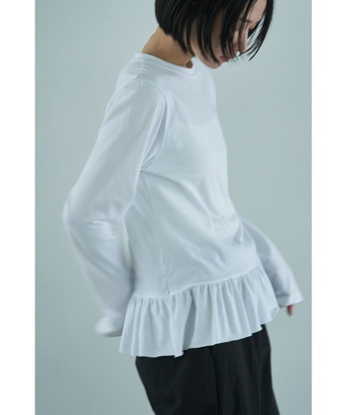 marjour（マージュール）の「HEM FRILL TEE（Tシャツ/カットソー・レディース・オフホワイト/ブラック・M）」の22枚目の写真