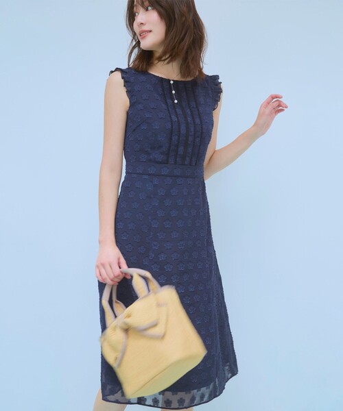 TOCCA(トッカ)の「BIG RIBBON SUMMER POCHETTE かごバッグ(かごバッグ・レディース・ベージュ系/ブラック系・F)」の6枚目の写真