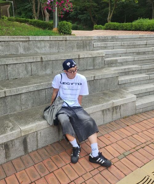 LECYTO（レシト）の「Destroyed Oversized Logo T-Shirt_[White]（Tシャツ/カットソー・メンズ・ホワイト・ONE SIZE）」の3枚目の写真