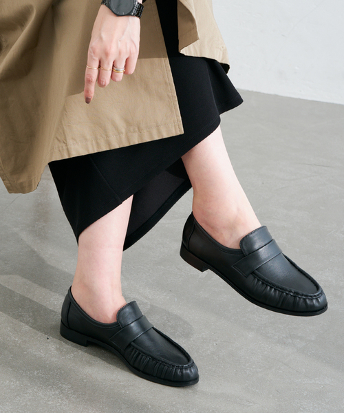 LE TALON（ルタロン）の「レザーギャザーローファー（ローファー・レディース・ベージュ/ブラック系その他・25cm/24.5cm/24cm/23.5cm/23cm/22.5cm/22cm）」の9枚目の写真