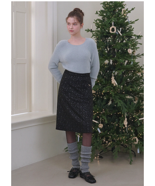 MICANE(ミケーネ)の「ジャキー スエード ミディスカート(スカート・レディース・ブラウン/ブラック・SMALL/X-SMALL/XX-LARGE/X-LARGE/LARGE/MEDIUM)」の4枚目の写真