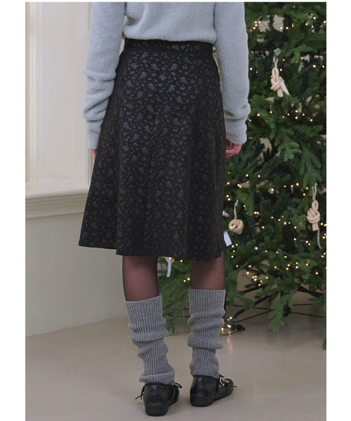 MICANE(ミケーネ)の「ジャキー スエード ミディスカート(スカート・レディース・ブラウン/ブラック・SMALL/X-SMALL/XX-LARGE/X-LARGE/LARGE/MEDIUM)」の6枚目の写真