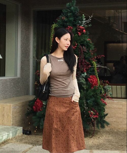 MICANE(ミケーネ)の「ジャキー スエード ミディスカート(スカート・レディース・ブラウン/ブラック・SMALL/X-SMALL/XX-LARGE/X-LARGE/LARGE/MEDIUM)」の18枚目の写真