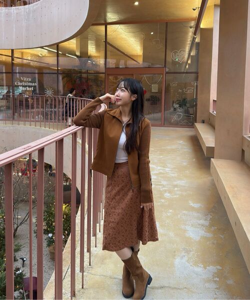 MICANE(ミケーネ)の「ジャキー スエード ミディスカート(スカート・レディース・ブラウン/ブラック・SMALL/X-SMALL/XX-LARGE/X-LARGE/LARGE/MEDIUM)」の20枚目の写真