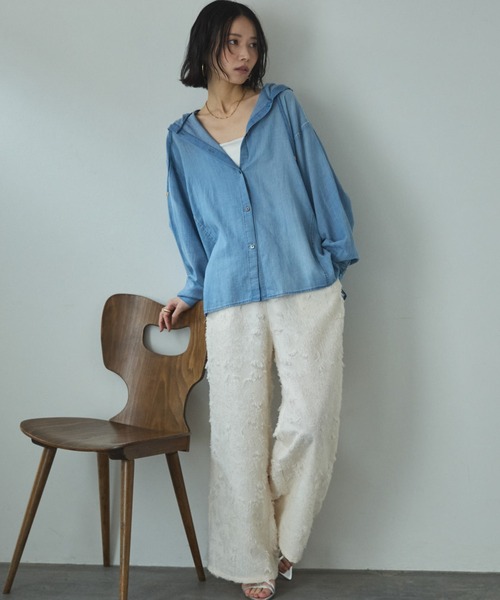Doux archives（ドゥアルシーヴ）の「【26SS先行予約】シアーデニムフードシャツ（シャツ/ブラウス・レディース・サックスブルー/チャコールグレー/ブルー・FREE）」の12枚目の写真
