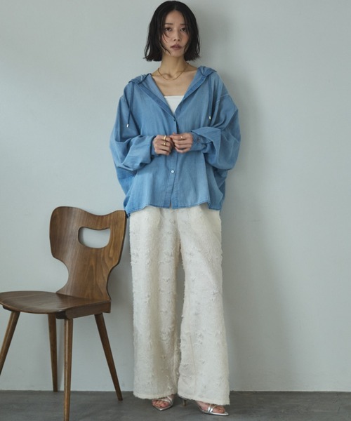 Doux archives（ドゥアルシーヴ）の「【26SS先行予約】シアーデニムフードシャツ（シャツ/ブラウス・レディース・サックスブルー/チャコールグレー/ブルー・FREE）」の13枚目の写真