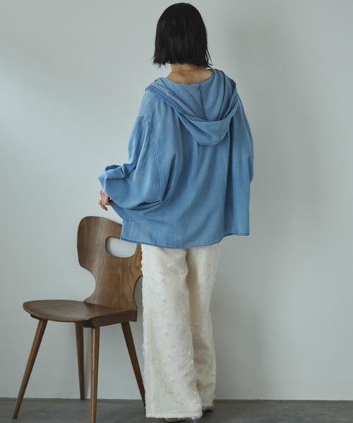 Doux archives（ドゥアルシーヴ）の「【26SS先行予約】シアーデニムフードシャツ（シャツ/ブラウス・レディース・サックスブルー/チャコールグレー/ブルー・FREE）」の16枚目の写真
