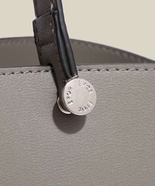 E'POR（エポール）の「【E'POR】【WEB限定】Y BAG Medium+ /A4対応・通勤・26SS（トートバッグ・レディース・ダークグリーン/グレー/ダークブラウン/ブラック/キナリ・FREE）」の21枚目の写真