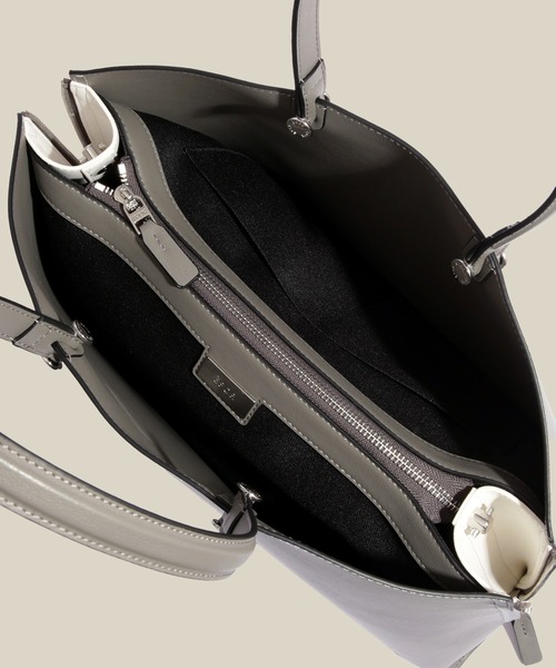 E'POR（エポール）の「【E'POR】【WEB限定】Y BAG Medium+ /A4対応・通勤・26SS（トートバッグ・レディース・ダークグリーン/グレー/ダークブラウン/ブラック/キナリ・FREE）」の17枚目の写真