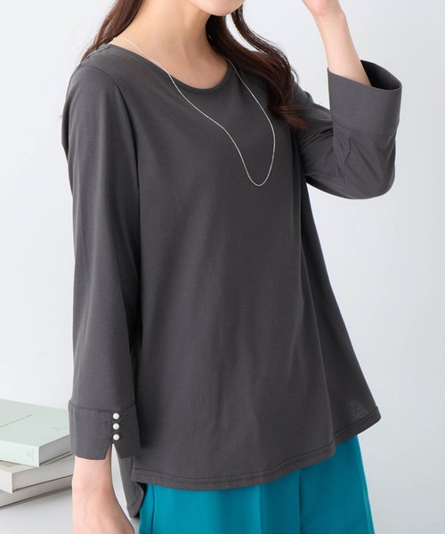 alotta(アロッタ)の「8分袖パール調ボタンTシャツ(Tシャツ/カットソー・レディース・ネイビー/チャコール/ブラック/ダークラベンダー・M/L/LL)」の3枚目の写真