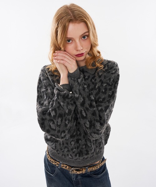 WISH FOR EVER(ウィッシュフォーエバー)の「【 3size / 3color 】LEOPARD JACQUARD KNIT POLO(ニット/セーター・メンズ・チャコールグレー/ブラウン/ワインレッド・SMALL/LARGE/MEDIUM)」の2枚目の写真