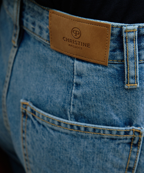 CHRISTINE PROJECT(クリスティンプロジェクト)の「CP TAPERED DENIM PANTS(デニムパンツ・レディース・その他・SMALL/MEDIUM/LARGE)」の3枚目の写真