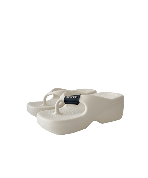 REVOIRSIS(ルヴォアシス)の「RVIS lump flip-flop cream(サンダル・レディース・Cream・40/38/39/36/37)」の2枚目の写真