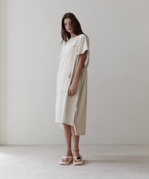 REVOIRSIS(ルヴォアシス)の「RVIS lump flip-flop cream(サンダル・レディース・Cream・40/38/39/36/37)」の3枚目の写真