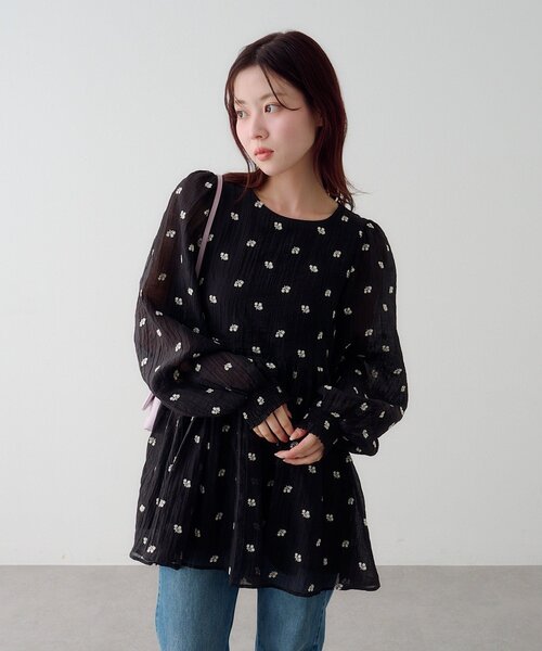 Kastane（カスタネ）の「フラワーステッチミニワンピース（ワンピース・レディース・アイボリー/ブラック・FREE）」の4枚目の写真