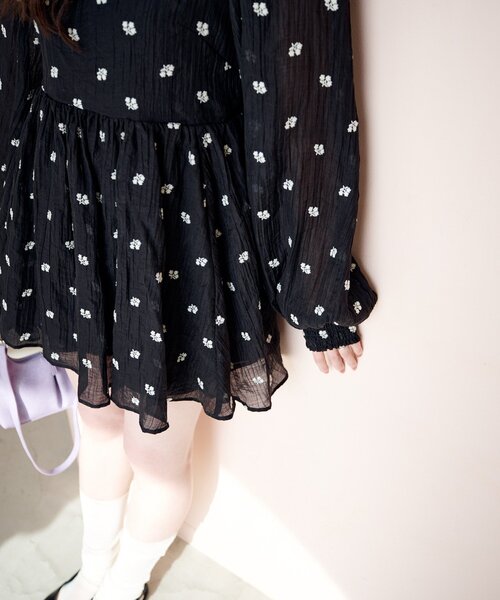 Kastane（カスタネ）の「フラワーステッチミニワンピース（ワンピース・レディース・アイボリー/ブラック・FREE）」の8枚目の写真
