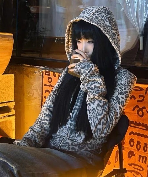 セール】ヒョウ柄ジップアップパーカー（パーカー）｜ViViDAY