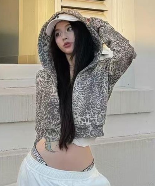 セール】ヒョウ柄ジップアップパーカー（パーカー）｜ViViDAY