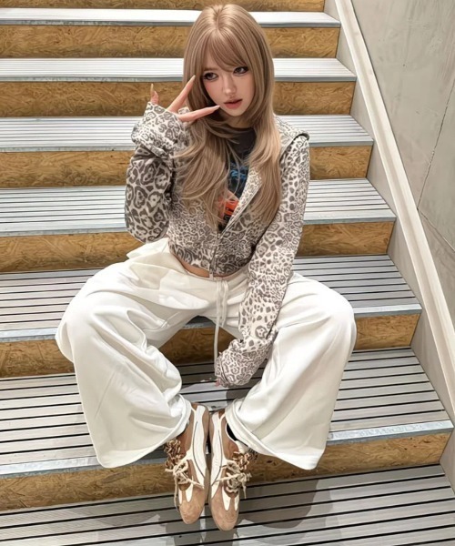 セール】ヒョウ柄ジップアップパーカー（パーカー）｜ViViDAY