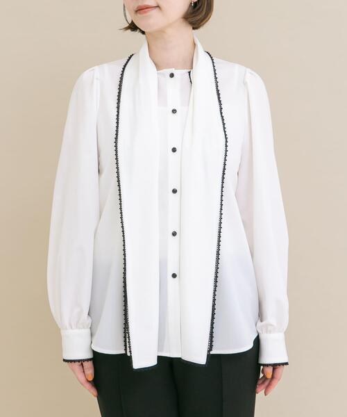 URBAN RESEARCH ROSSO WOMEN（アーバンリサーチ　ロッソ）の「『WEB/一部店舗限定』トリミングボウタイブラウス（シャツ/ブラウス・レディース・ネイビー/オフホワイト・FREE）」の6枚目の写真