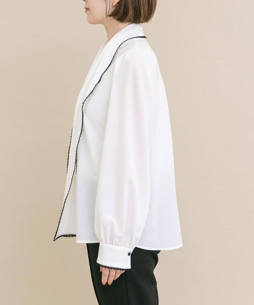 URBAN RESEARCH ROSSO WOMEN（アーバンリサーチ　ロッソ）の「『WEB/一部店舗限定』トリミングボウタイブラウス（シャツ/ブラウス・レディース・ネイビー/オフホワイト・FREE）」の7枚目の写真