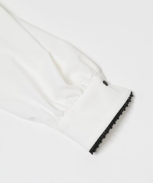 URBAN RESEARCH ROSSO WOMEN（アーバンリサーチ　ロッソ）の「『WEB/一部店舗限定』トリミングボウタイブラウス（シャツ/ブラウス・レディース・ネイビー/オフホワイト・FREE）」の11枚目の写真