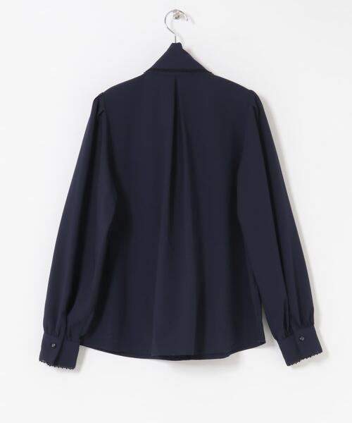 URBAN RESEARCH ROSSO WOMEN（アーバンリサーチ　ロッソ）の「『WEB/一部店舗限定』トリミングボウタイブラウス（シャツ/ブラウス・レディース・ネイビー/オフホワイト・FREE）」の22枚目の写真