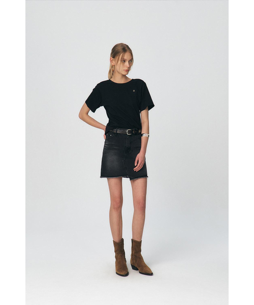 KUME（クメ）の「ツイストバックディテールTシャツ、ブラック（Tシャツ/カットソー・レディース・その他・SMALL/MEDIUM）」の5枚目の写真