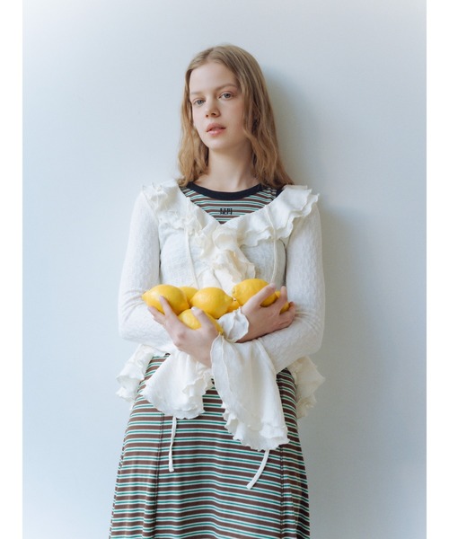 FURFUR（ファーファー）の「ラッフルフリルプルオーバー（シャツ/ブラウス・レディース・アイボリー/ブラック/ライトブルー・F）」の5枚目の写真