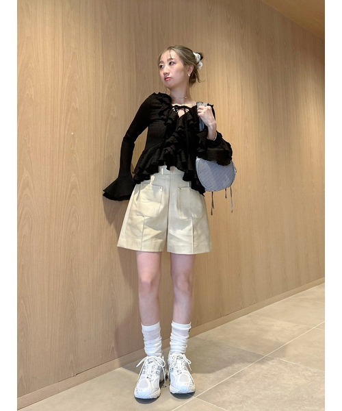 FURFUR（ファーファー）の「ラッフルフリルプルオーバー（シャツ/ブラウス・レディース・アイボリー/ブラック/ライトブルー・F）」の15枚目の写真