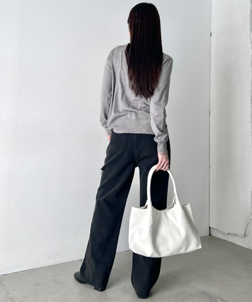 wears(ウェアーズ)の「【A4収納可】タック入りPUトートバッグ 通勤通学トートバッグ(トートバッグ・レディース・ホワイト/ブラック・FREE)」の11枚目の写真