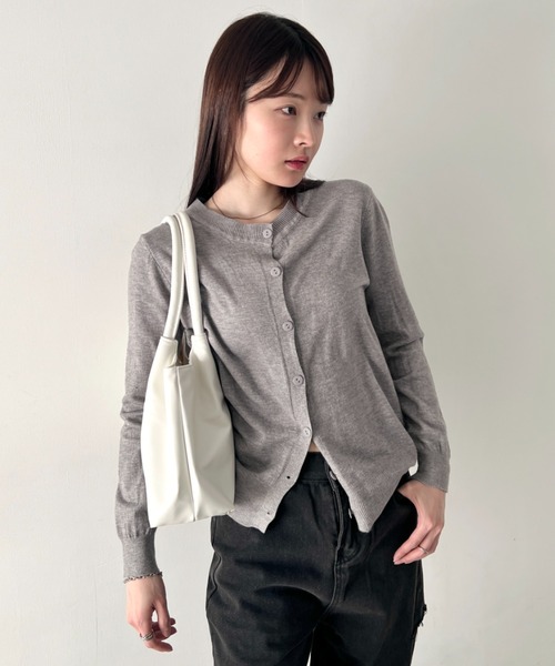 wears(ウェアーズ)の「【A4収納可】タック入りPUトートバッグ 通勤通学トートバッグ(トートバッグ・レディース・ホワイト/ブラック・FREE)」の7枚目の写真