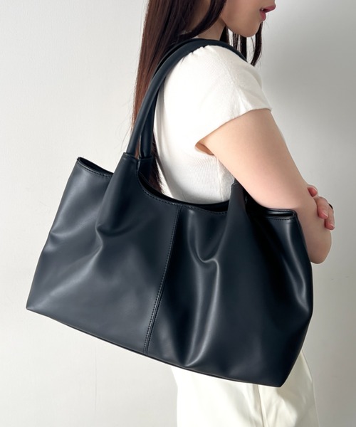wears(ウェアーズ)の「【A4収納可】タック入りPUトートバッグ 通勤通学トートバッグ(トートバッグ・レディース・ホワイト/ブラック・FREE)」の16枚目の写真