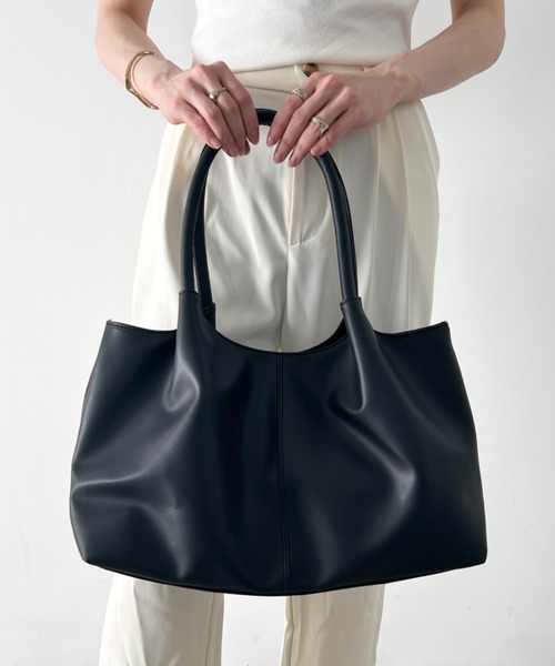 wears(ウェアーズ)の「【A4収納可】タック入りPUトートバッグ 通勤通学トートバッグ(トートバッグ・レディース・ホワイト/ブラック・FREE)」の21枚目の写真