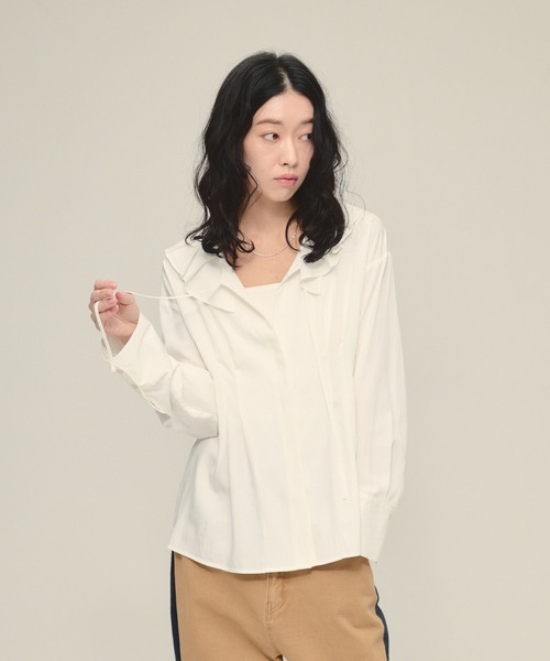 eL（エル）の「【eL】Tuck Frill Collar Shirt/645564（シャツ/ブラウス・レディース・オフホワイト/ブルー・FREE）」の7枚目の写真