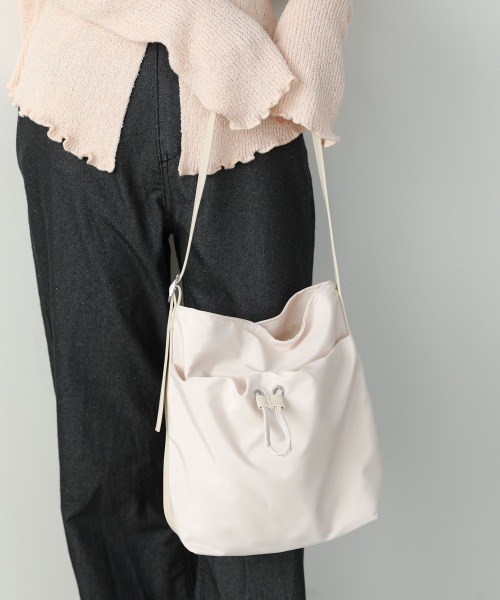 Bab(バブ)の「ワンショルダーバッグ(ショルダーバッグ・レディース・アイボリー/ブラック/ブラウン・ONESIZE)」の6枚目の写真