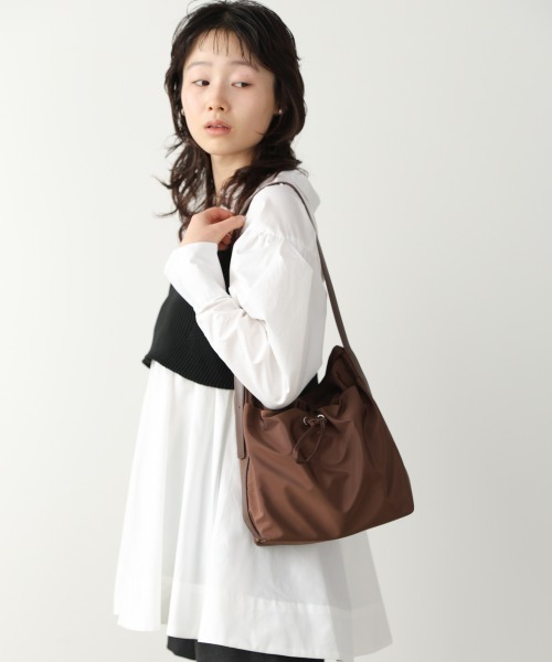 Bab(バブ)の「ワンショルダーバッグ(ショルダーバッグ・レディース・アイボリー/ブラック/ブラウン・ONESIZE)」の11枚目の写真