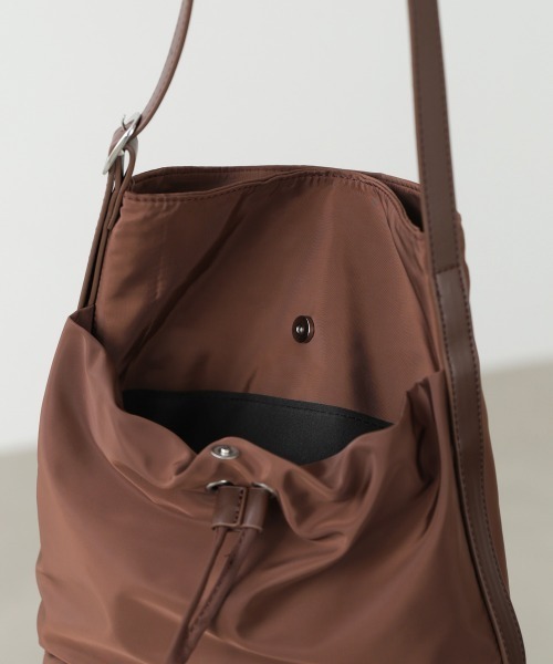 Bab(バブ)の「ワンショルダーバッグ(ショルダーバッグ・レディース・アイボリー/ブラック/ブラウン・ONESIZE)」の15枚目の写真